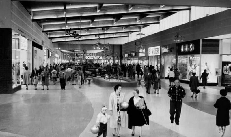 Summit Place Mall (Pontiac Mall) - Vintage Photo From Facebook (newer photo)